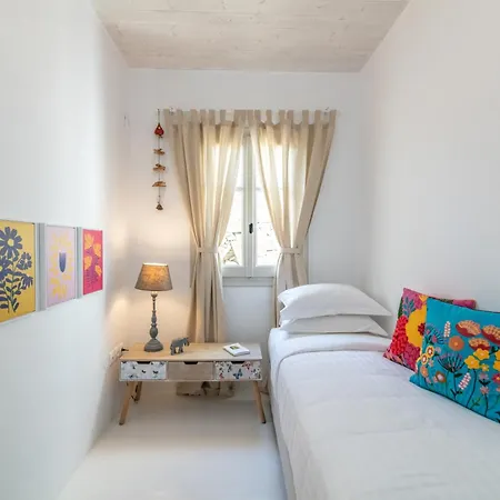 By Eneatinos - 3br Seaview