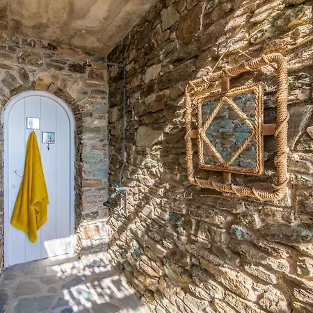 By Eneatinos - 3br Seaview