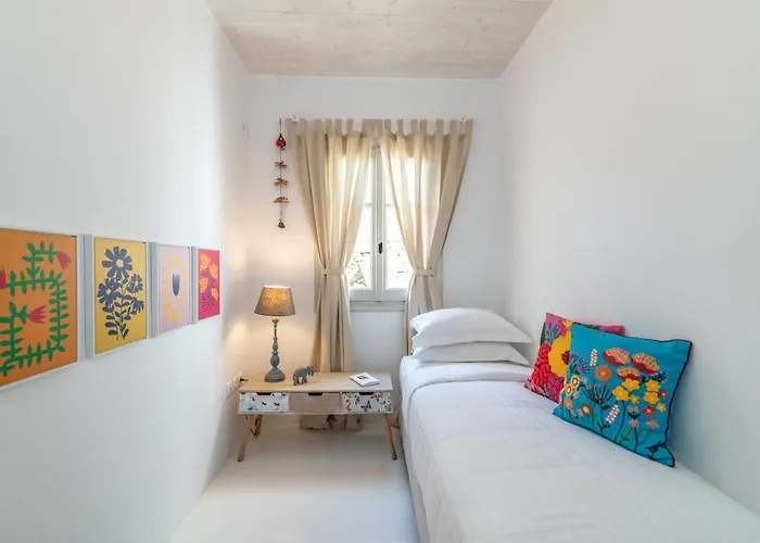 By Eneatinos - 3br Seaview