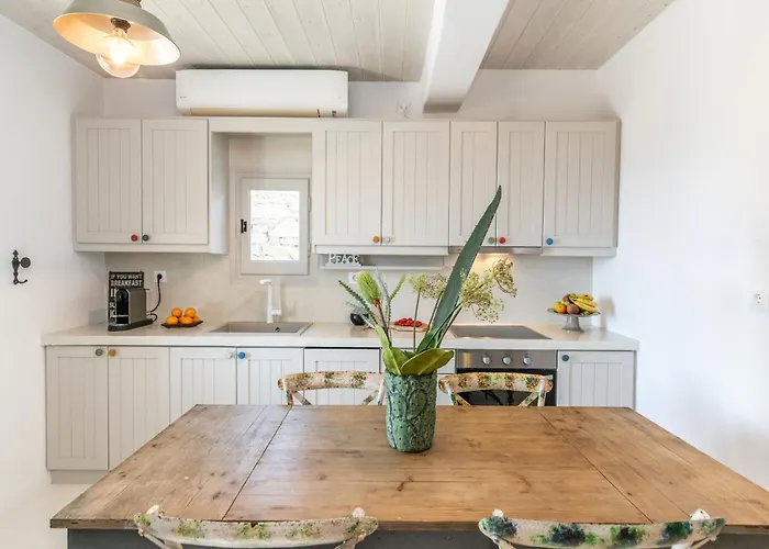 By Eneatinos - 3br Seaview